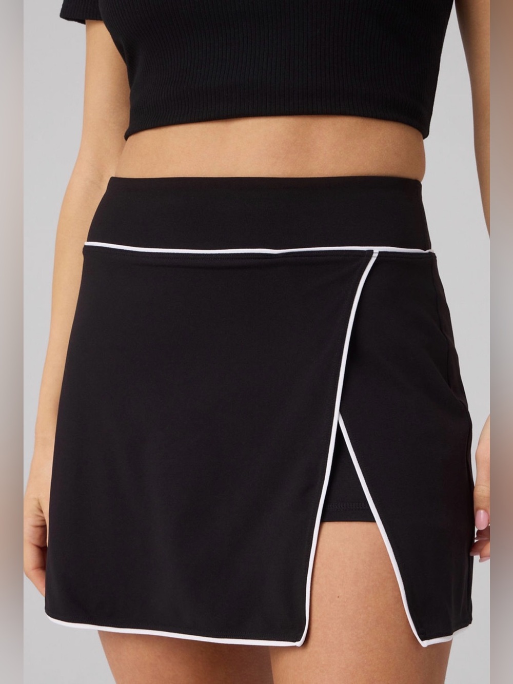 Fabletics On-The-Go Classic Mini Skirt - black white - size XL - NWT